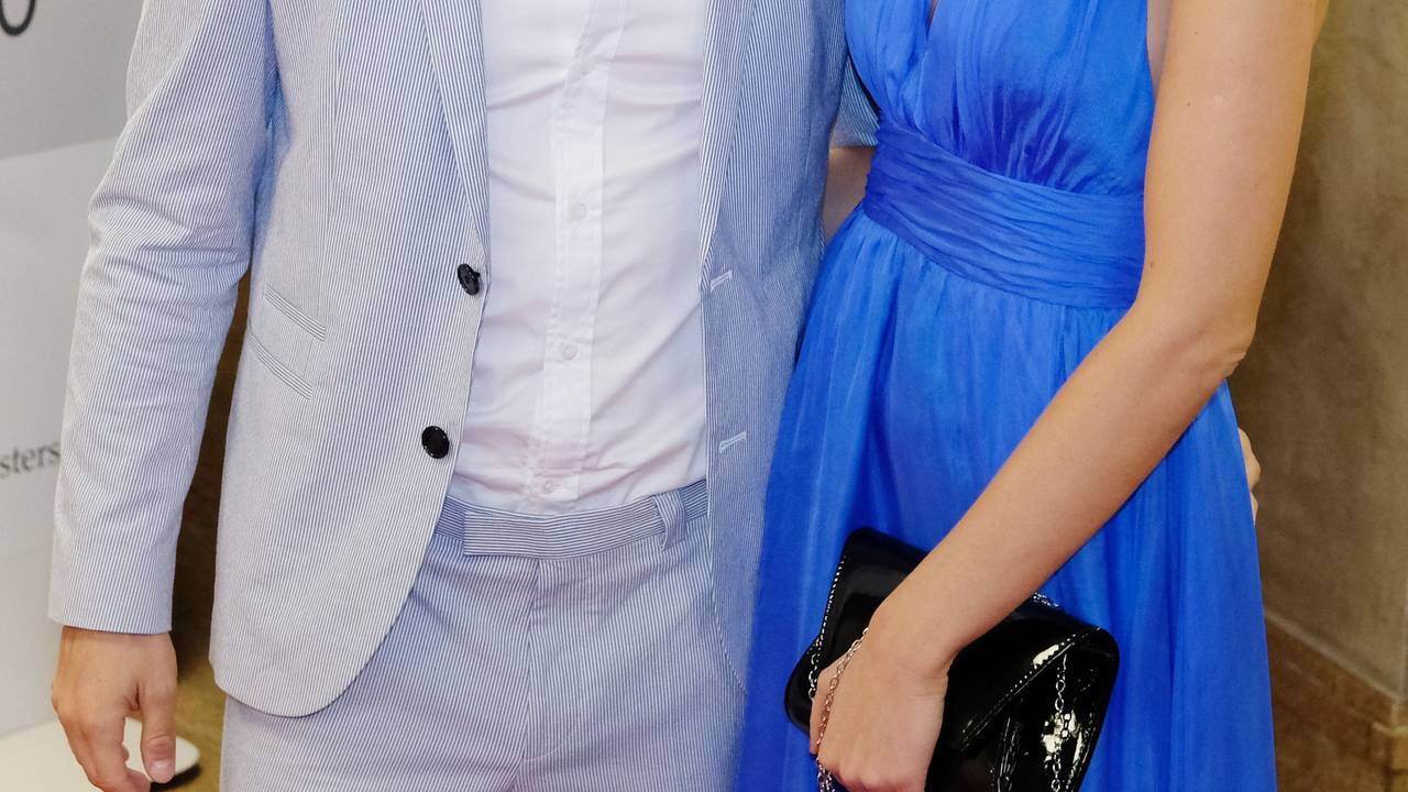 Marcel Sabitzer, Fußballer von Bayern München und seine Freundin Katja Kühne stehen zusammen während der Gala.