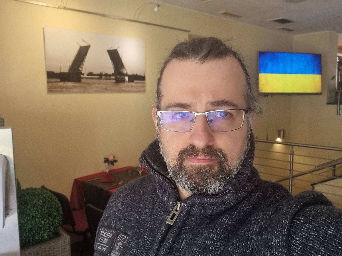 Andrej Ermolenko, Besitzer des russischen Restaurants Sankt Petersburg in Köln, hat sich mit deutlichen Worten zum Ukraine-Krieg geäußert.