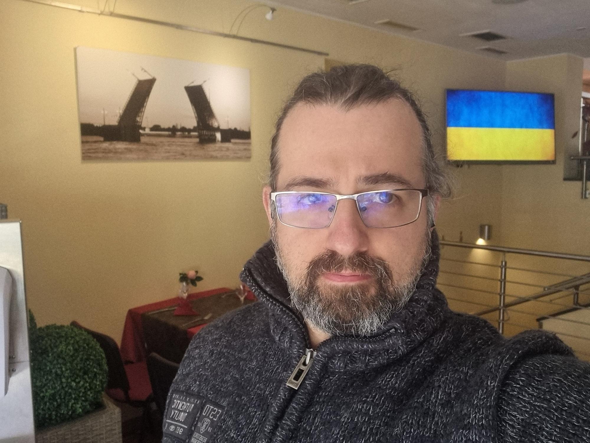 Andrej Ermolenko, Besitzer des russischen Restaurants Sankt Petersburg in Köln, hat sich mit deutlichen Worten zum Ukraine-Krieg geäußert.