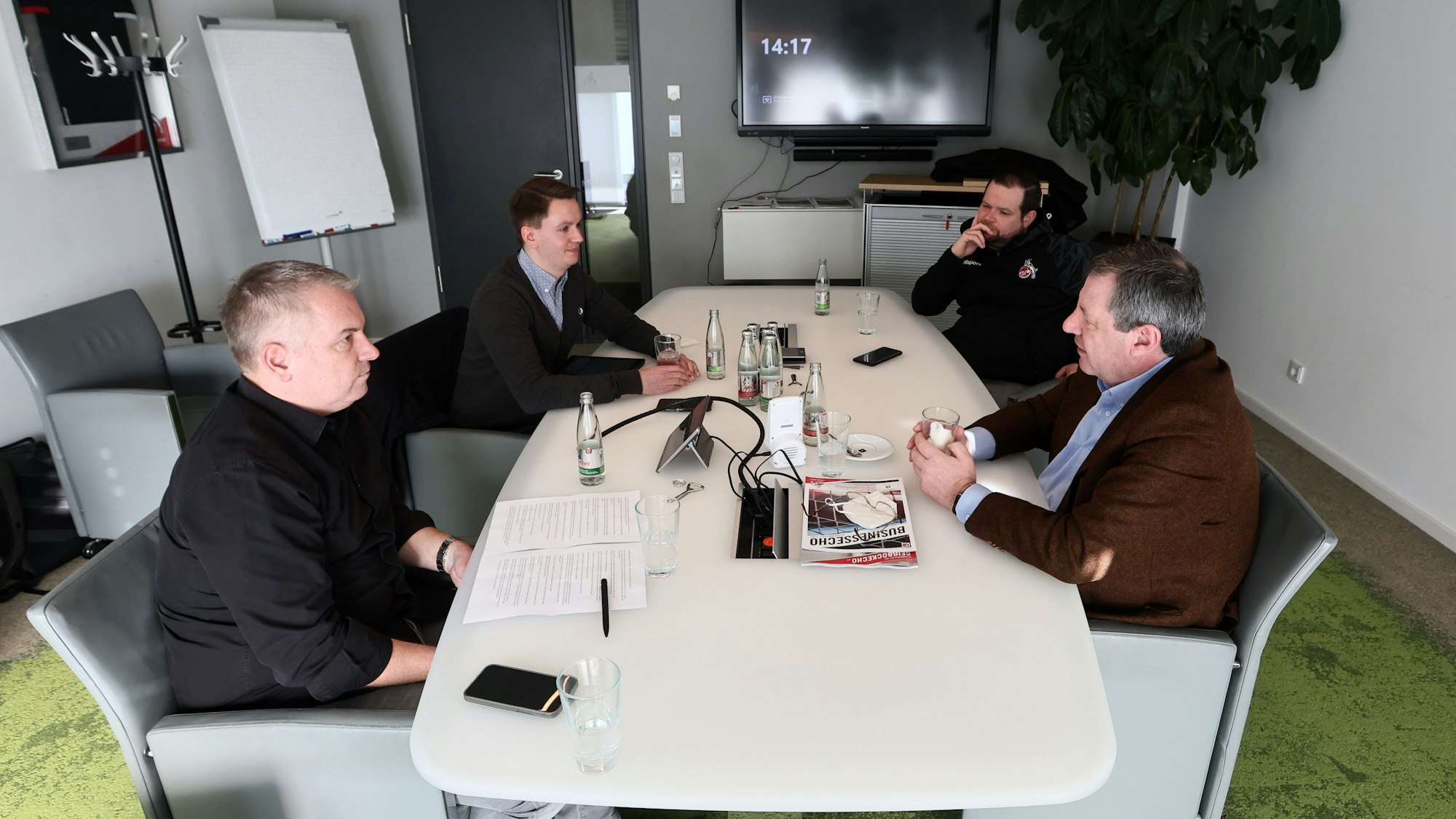 Werner Wolf gibt EXPRESS.de im Geißbockheim ein Interview.