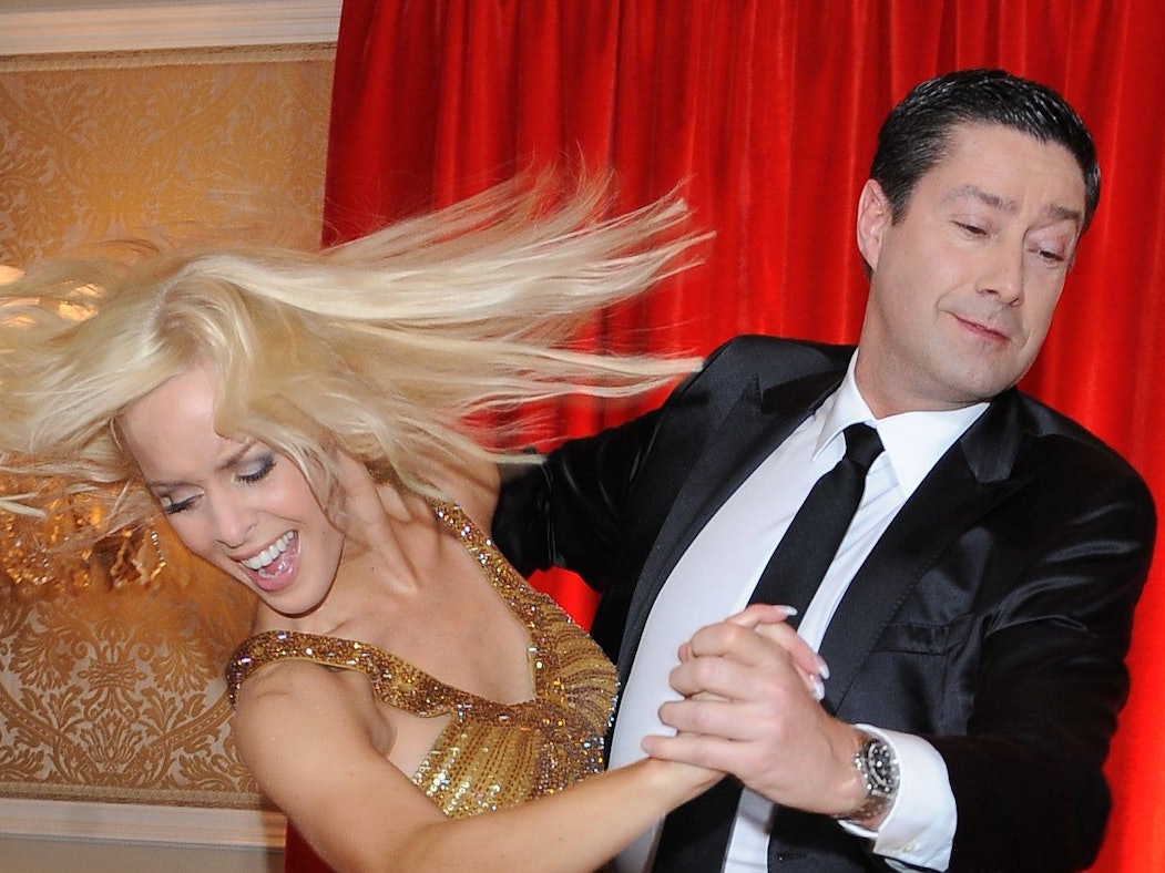 Joachim Llambi bei „Let's Dance“ 2022: Seine Urteile sind gefürchtet und knallhart - warum eigentlich? Unser Foto zeigt ihn 2010 mit Profi-Tänzerin Isabel Edvardsson.