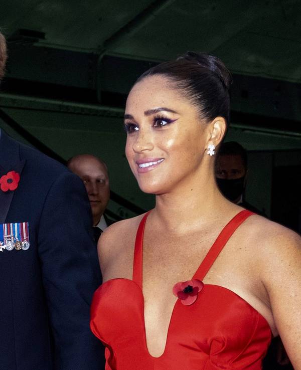 Prinz Harry und Herzogin Meghan (hier zu sehen am 10. November 2021) müssen sich von Ex-Angestellten einiges anhören.