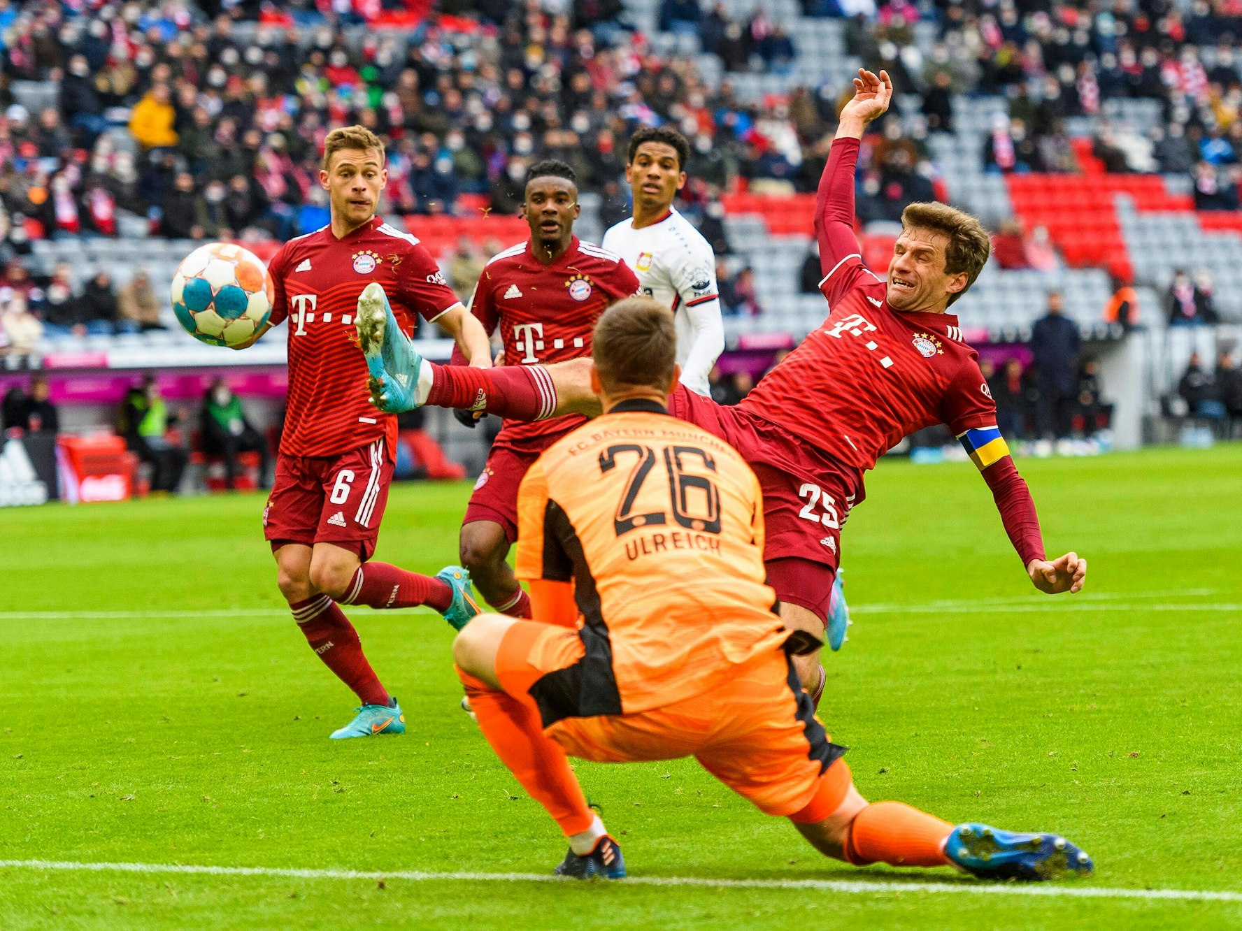 Eigentor von Bayerns Thomas Müller gegen Leverkusen.