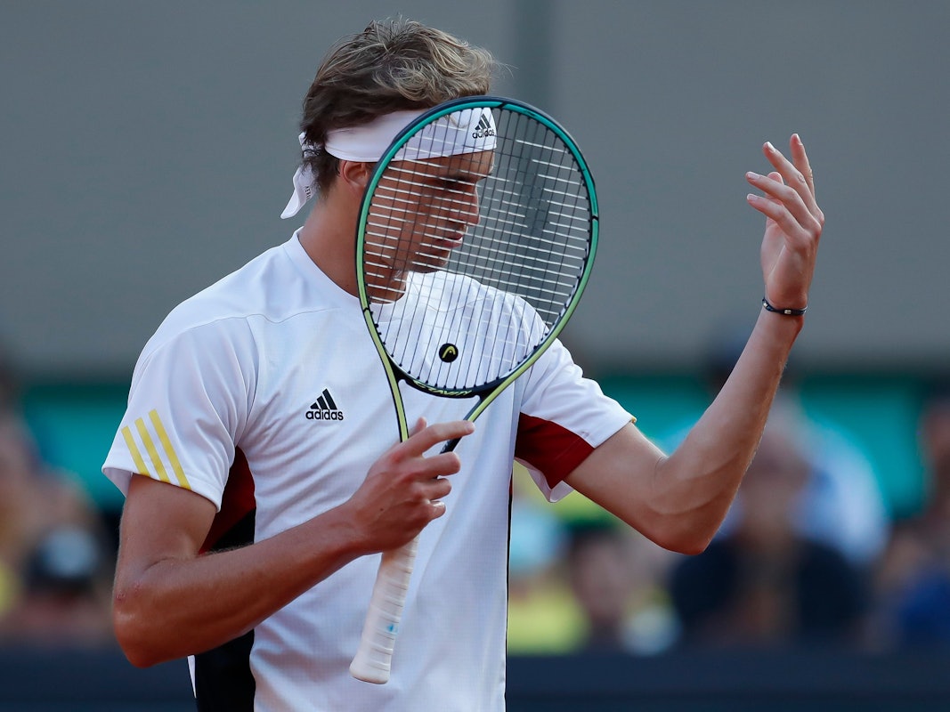 Alexander Zverev reagiert beim Spiel gegen den Brasilianer Thiago Monteiro auf die Fans.