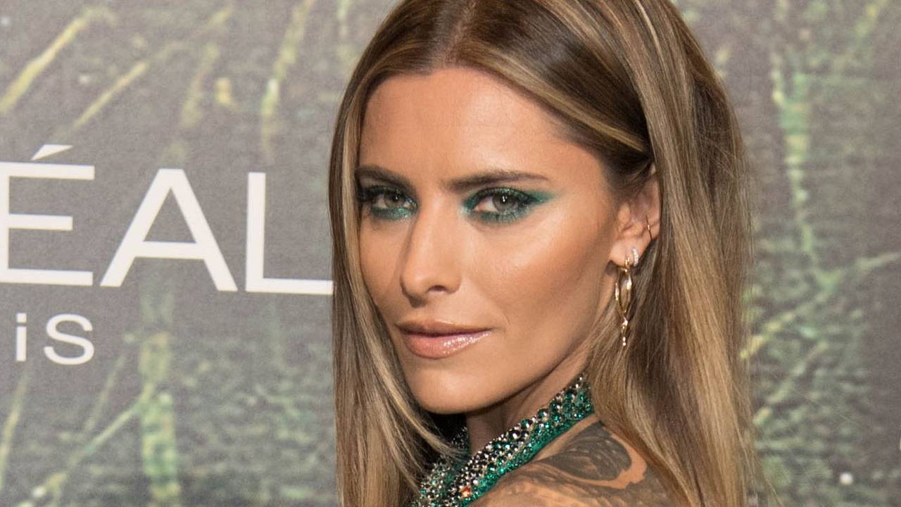 Sophia Thomalla posiert für ein Foto.