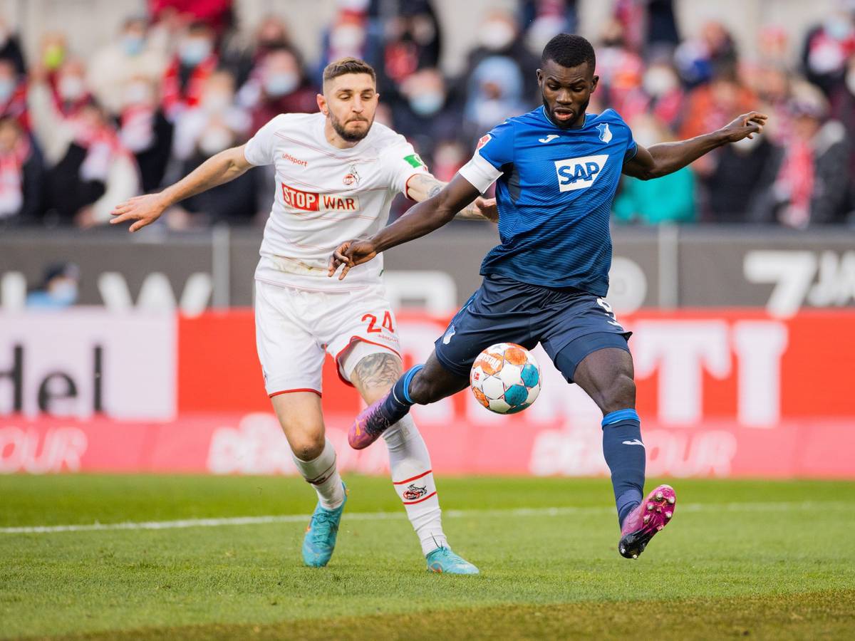 Jeff Chabot im Zweikampf mit Ihlas Bebou.