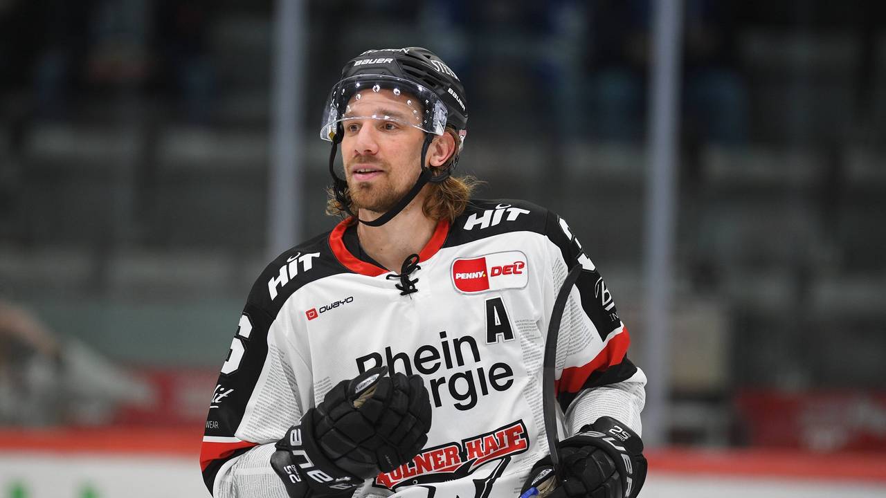 Andreas Thuresson steht auf dem Eis