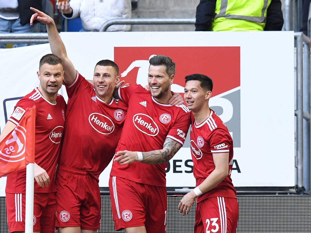 Fortuna Düsseldorf jubelt im Kellerduell der 2. Bundesliga gegen den FC Ingolstadt.