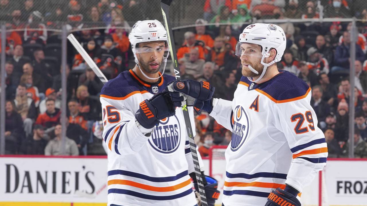 Leon Draisaitl nach einem Tor gegen die Philadelphia Flyers.