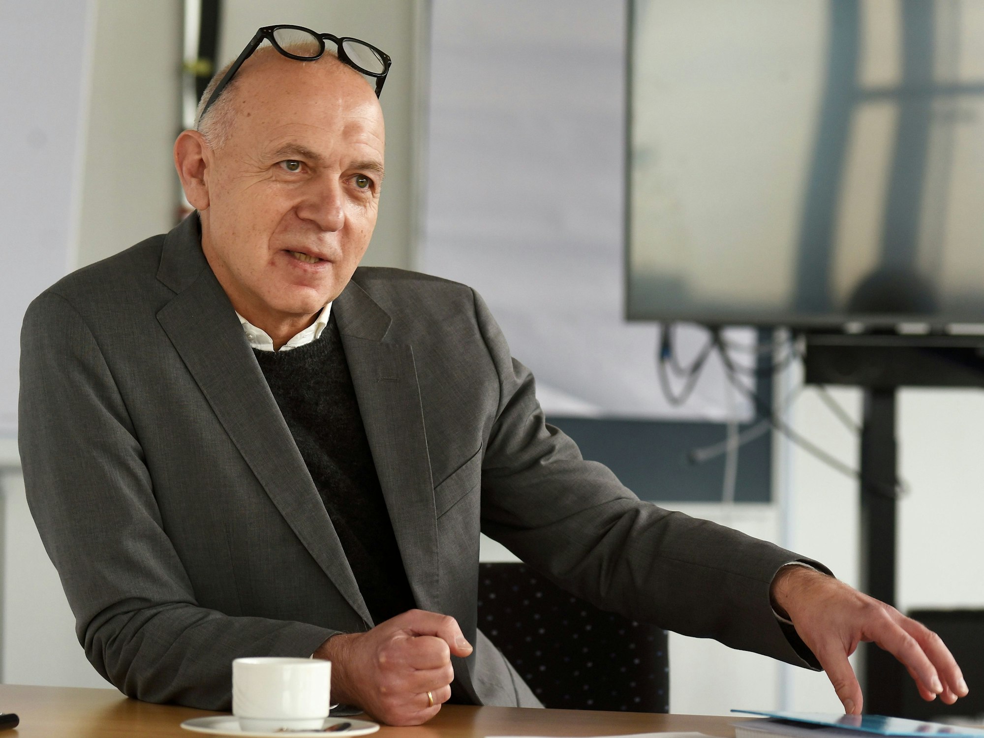 Interview mit dem Chef vom Fußball-Verband Mittelrhein, Bernd Neuendorf.