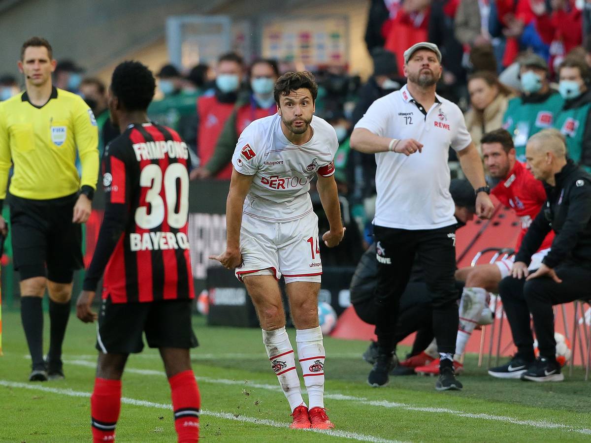 Jonas Hector spielt für den 1. FC Köln gegen Bayer Leverkusen.