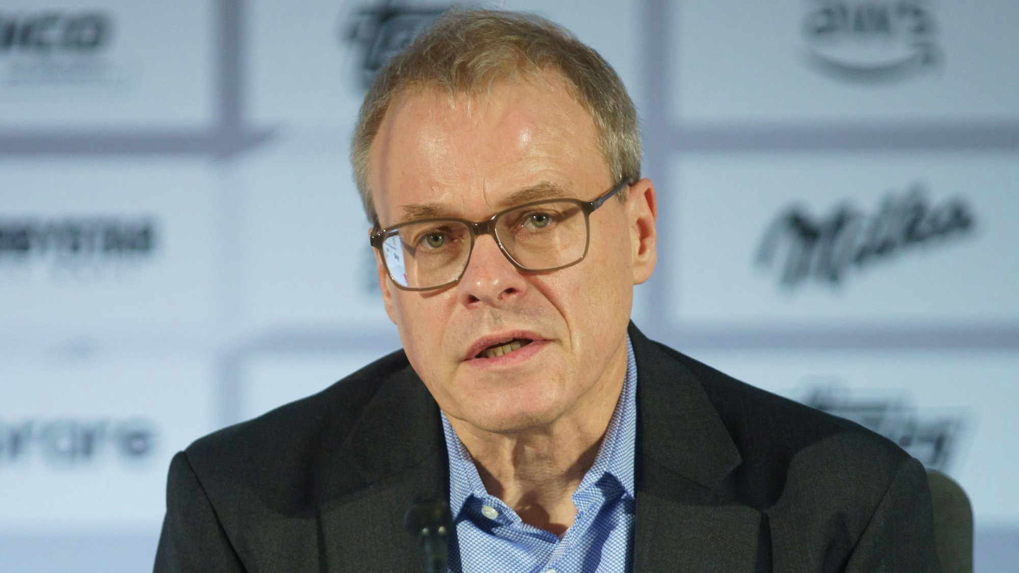 Peter Peters, der scheidende Aufsichtsratsvorsitzende der Deutschen Fußball Liga (DFL), spricht bei einer Pressekonferenz.