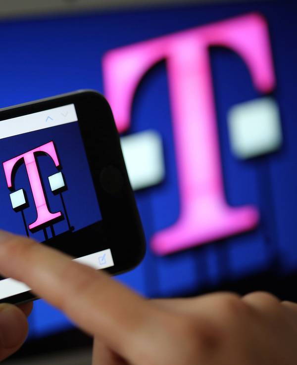 Smartphone-Bildschirm mit dem Telekom-Logo.