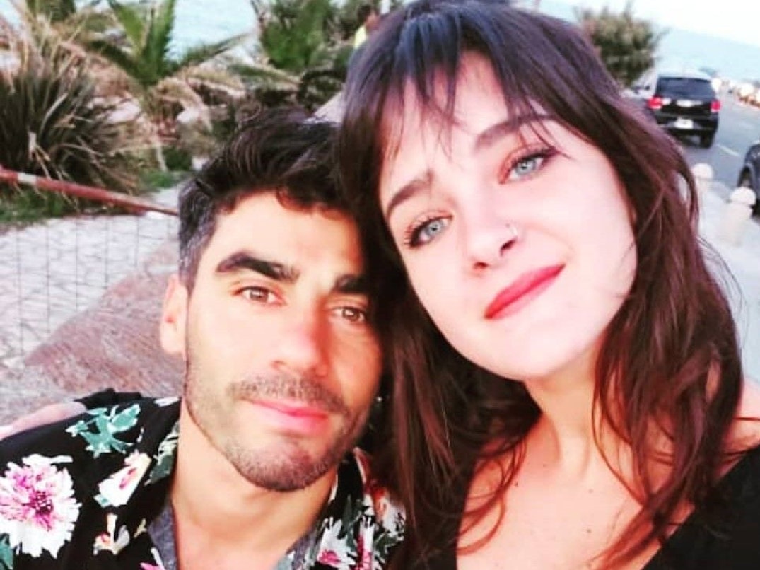 Paralympics-Athlet Enrique Plantey und Freundin Triana Serfaty auf einem Selfie