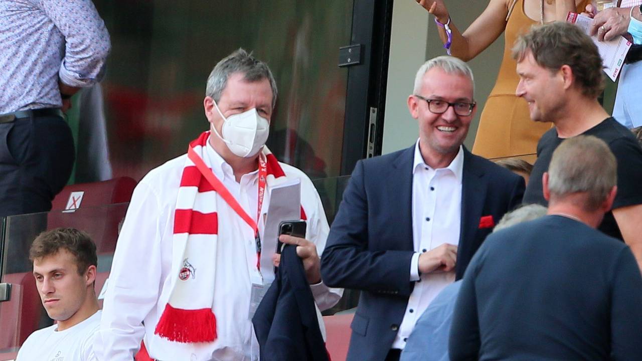 Alexander Wehrle spricht beim 1. FC Köln mit Marcus Sorg und Werner Wolf.
