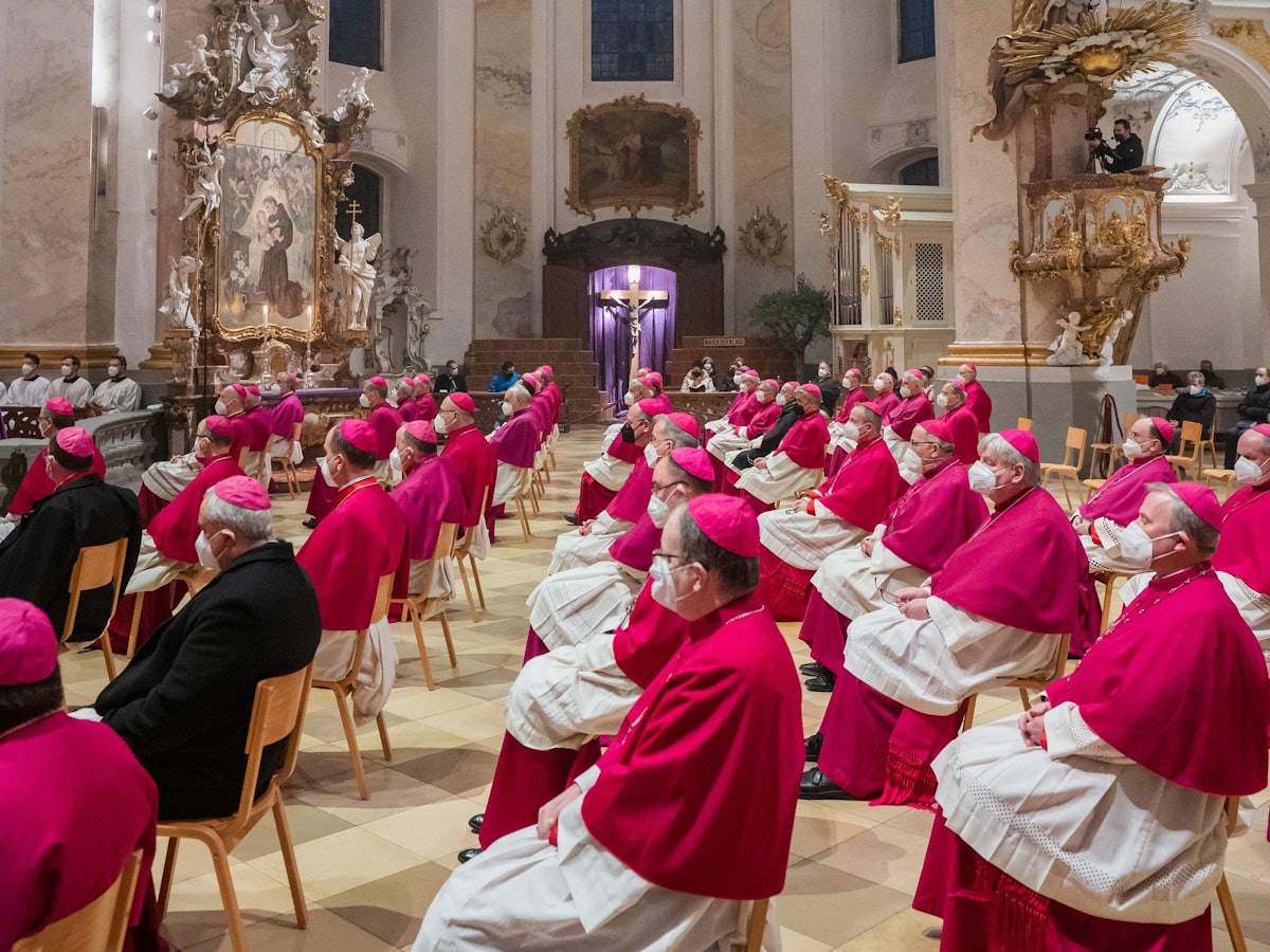 Bischöfe nehmen am Eröffnungsgottesdienst der Frühjahrs-Vollversammlung der Deutschen Bischofskonferenz in der Basilika von Vierzehnheiligen teil.