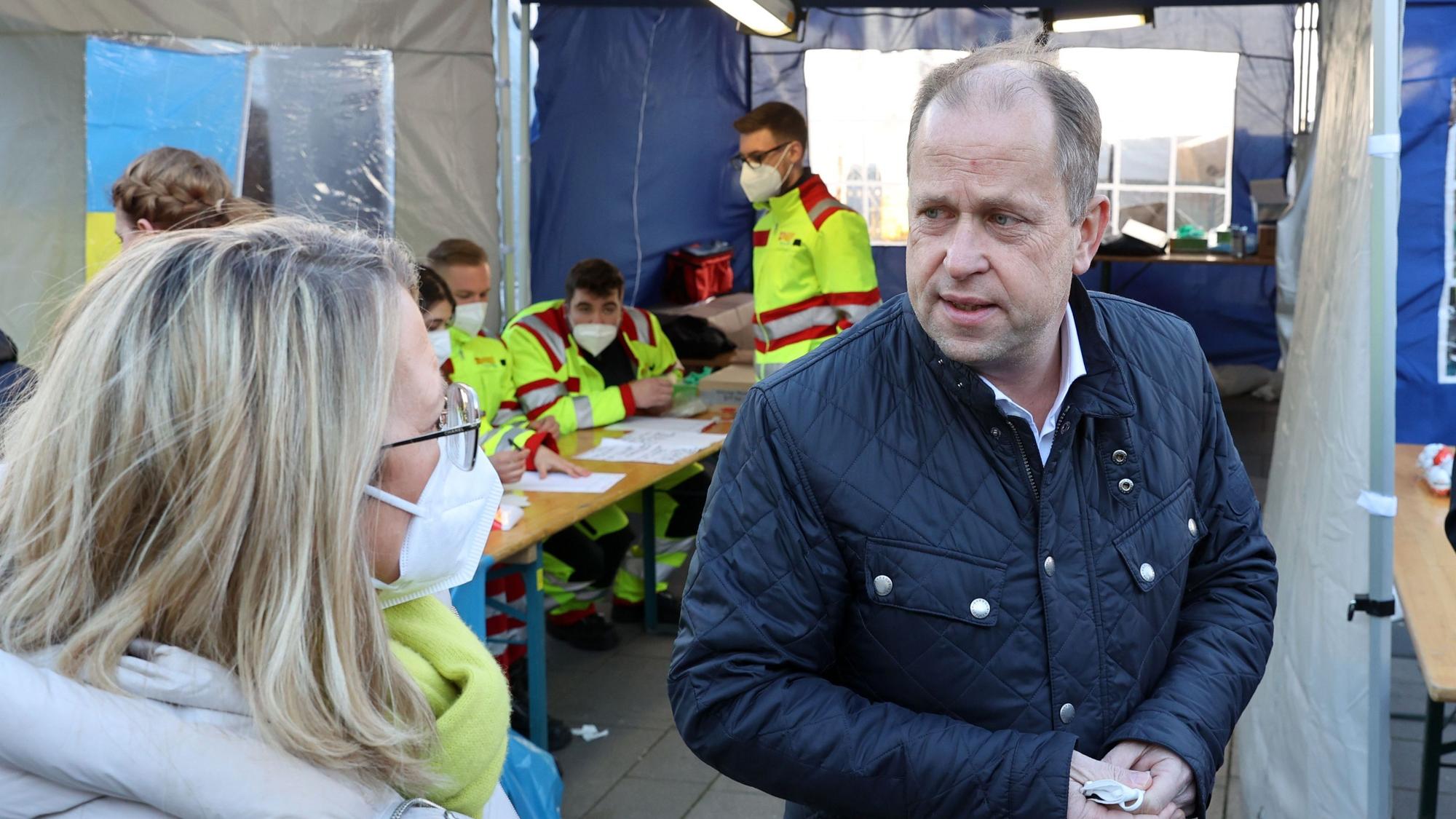Joachim Stamp und Andrea Blome im Gespräch.