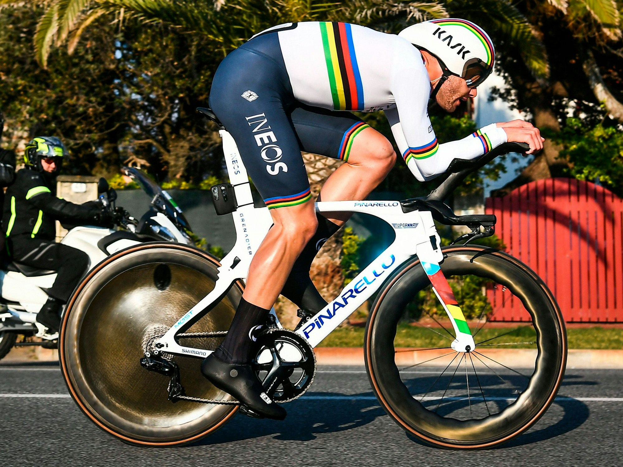 Der Italiener Filippo Ganna auf seiner Zeitfahrmaschine im Einsatz.