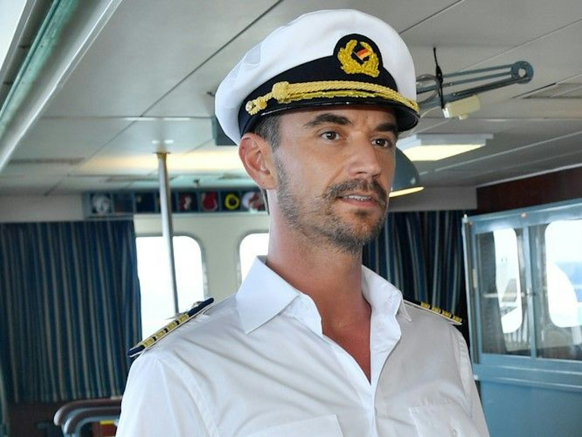Florian Silbereisen (40) kreuzt als Kapitän Max Parger das Schiff durch den Indischen Ozean zur Insel Mauritius. Die erste Folge mit Moderator Silbereisen als Kapitän wurde am 26. Dezember 2019 im ZDF ausgestrahlt.