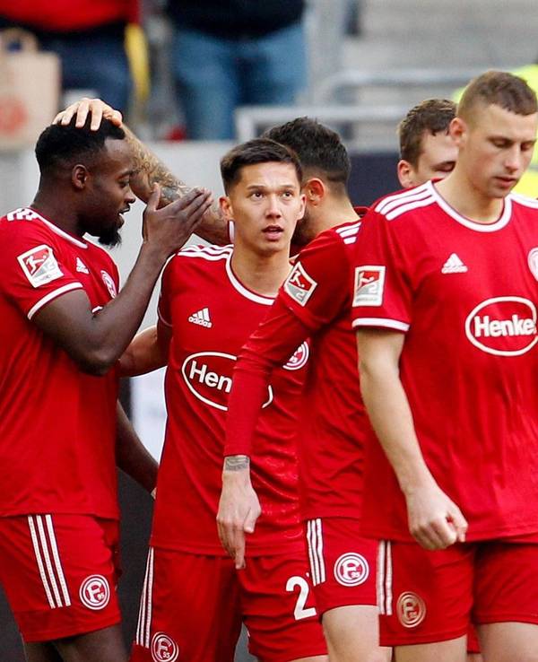 Fortuna Düsseldorf jubelt über ein Tor in der 2. Fußball-Bundesliga gegen den FC Ingolstadt.