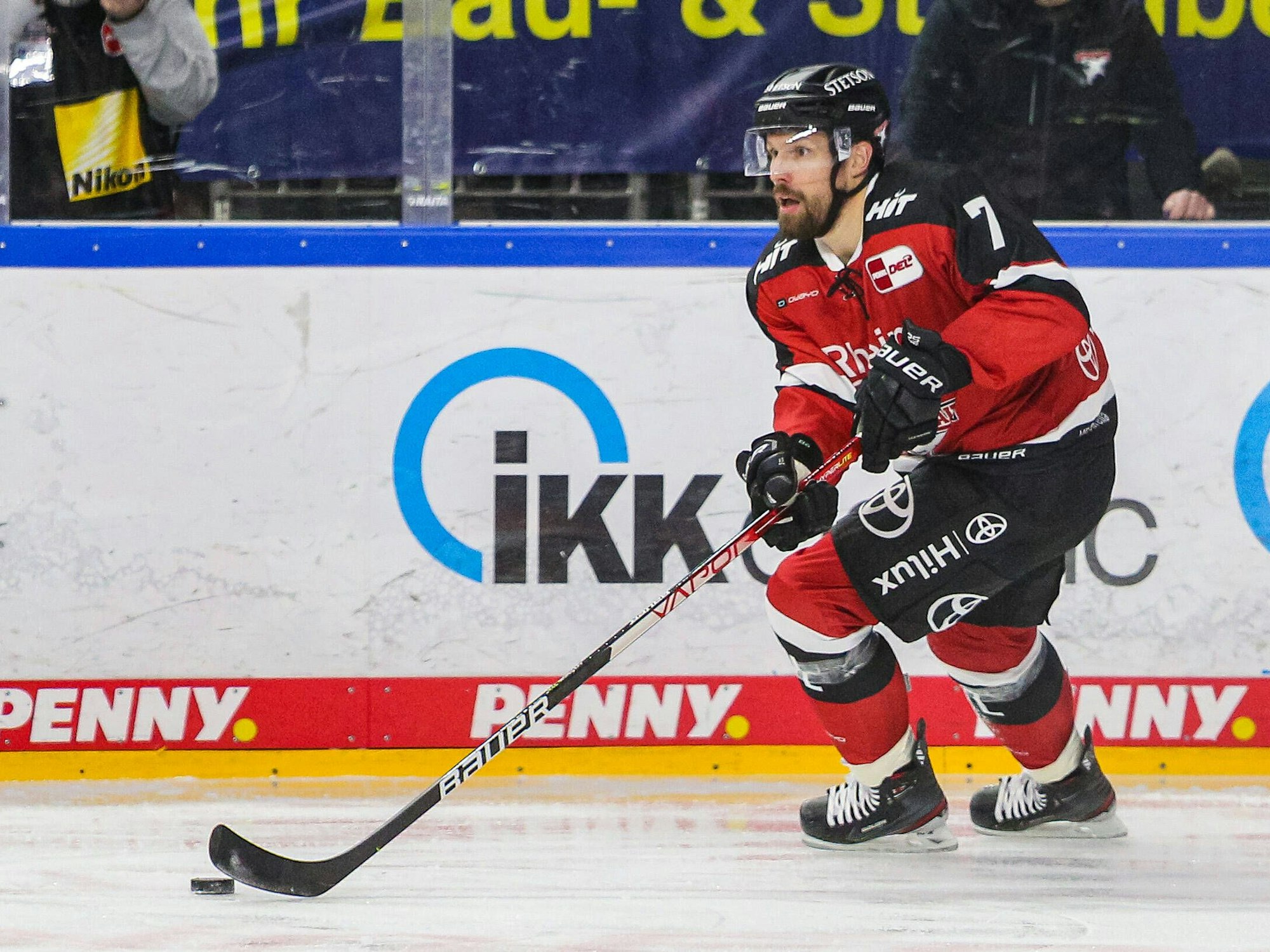 Das Heimspieldebüt gegen Krefeld nach langer Verletzungspause für Jonas Holos (Kölner Haie).