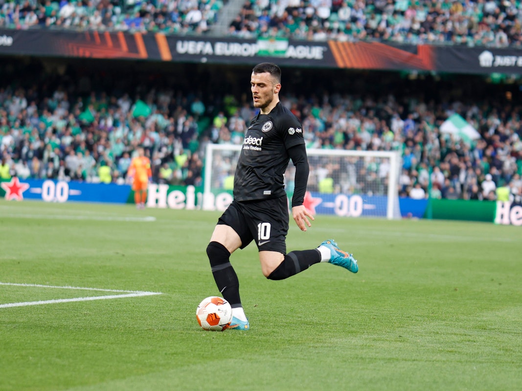 Filip Kostic von Eintracht Frankfurt trifft zum 1:0.