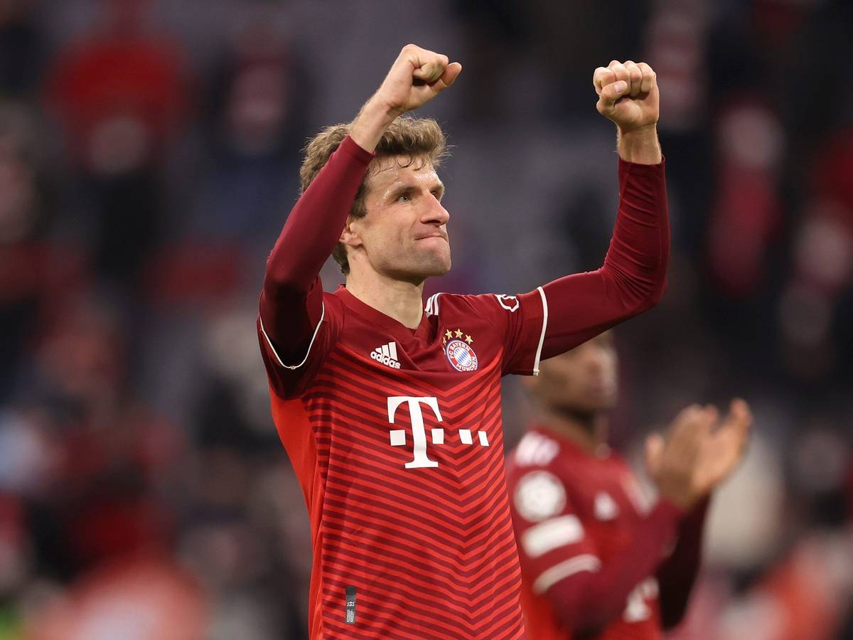 Thomas Müller ballt beide Fäuste.