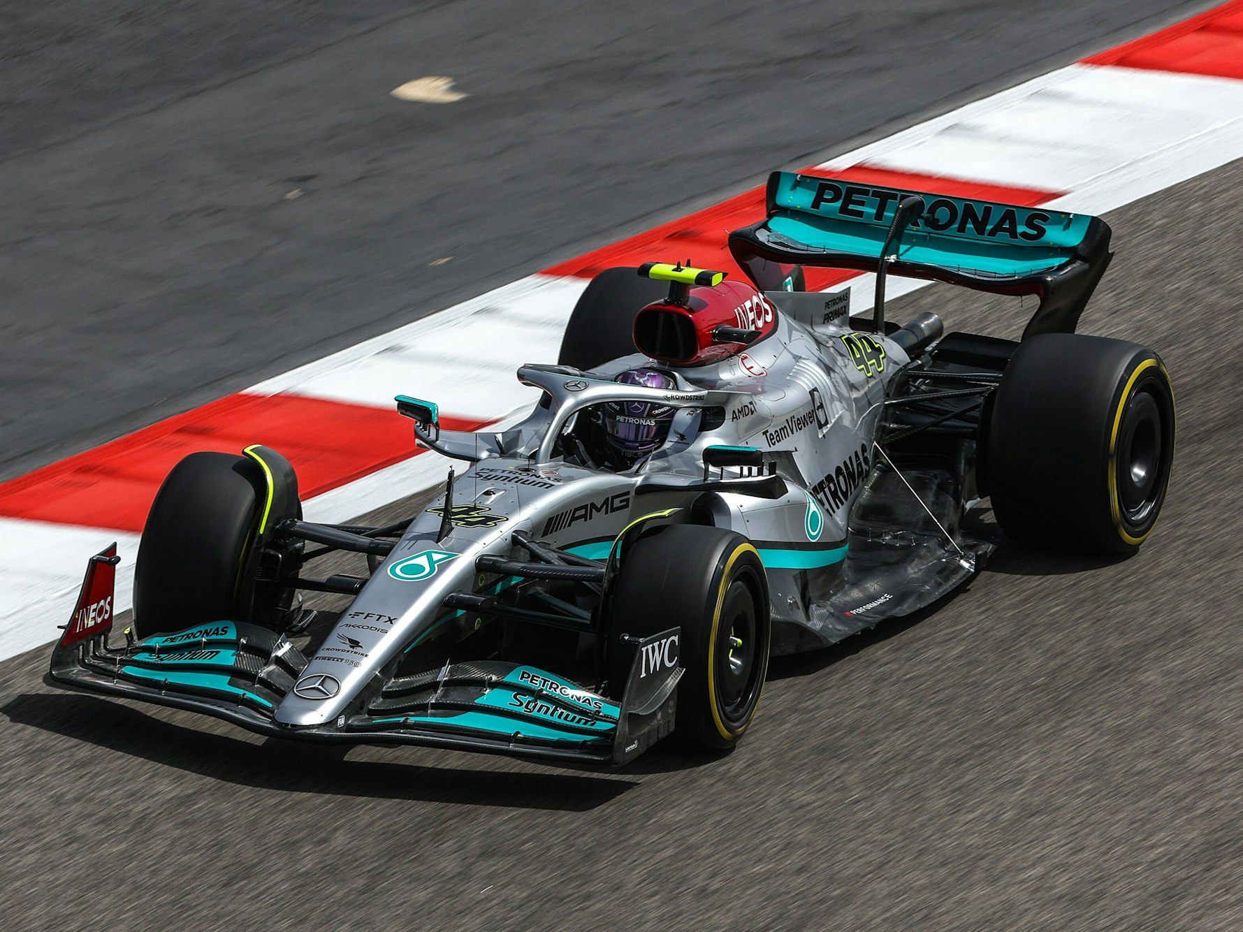 Lewis Hamilton bei Testfahrten im Mercedes.