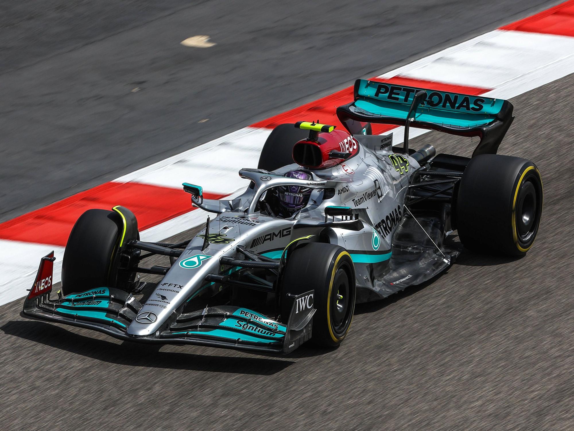 Lewis Hamilton bei Testfahrten im Mercedes.