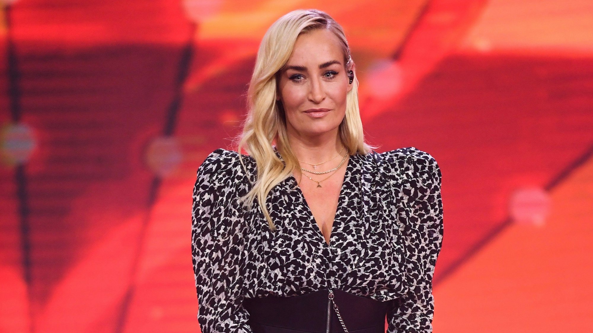 Sängerin Sarah Connor steht während der TV-Spendengala «Ein Herz für Kinder» auf der Bühne.
