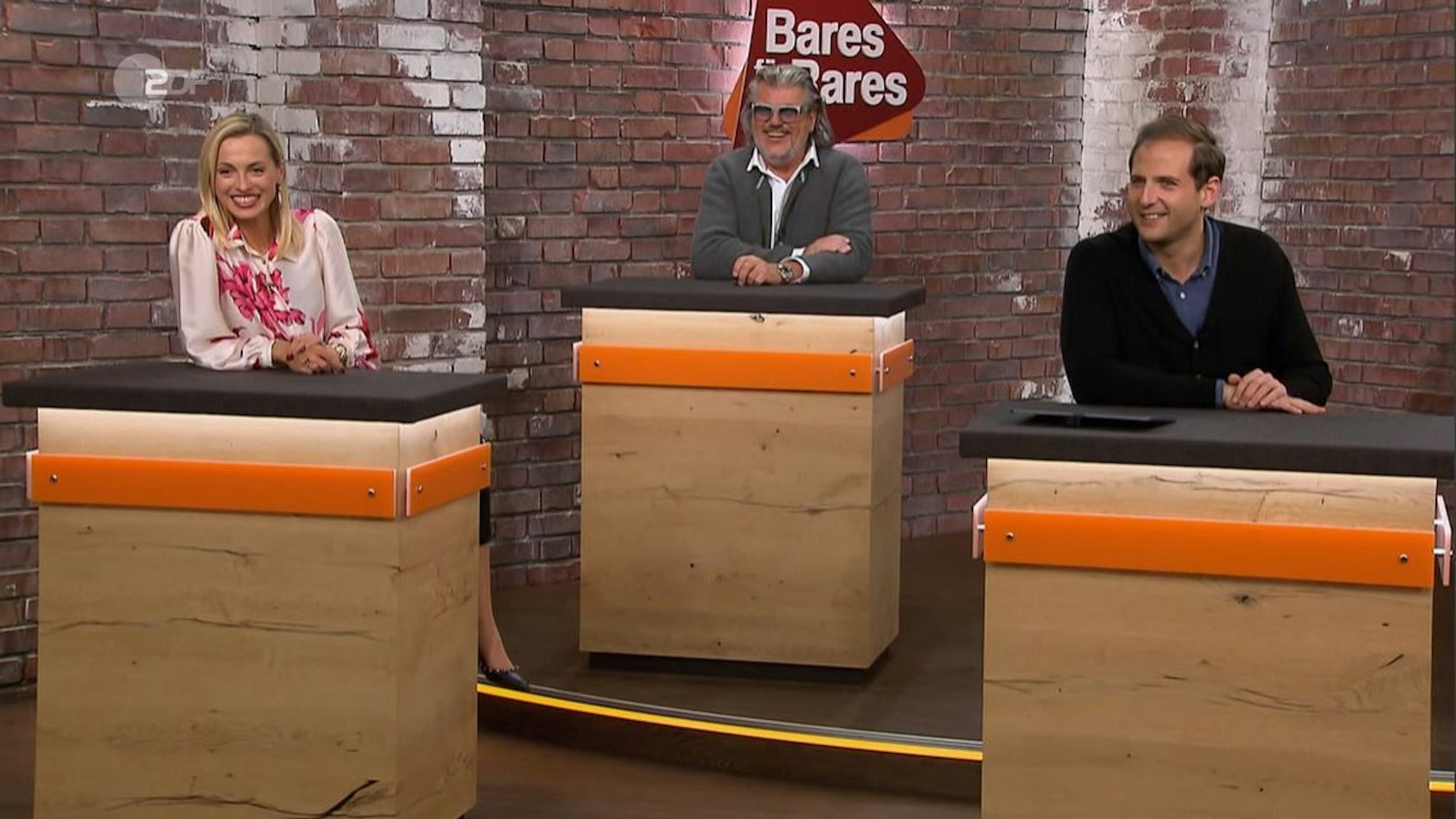 Bares für Rares vom 10.03.2022
Eva Hampke aus Kön verkauft ein Rechaud aus England, das bei den Händlerin für Diskussionen sorgt
Foto: Screenshot ZDF