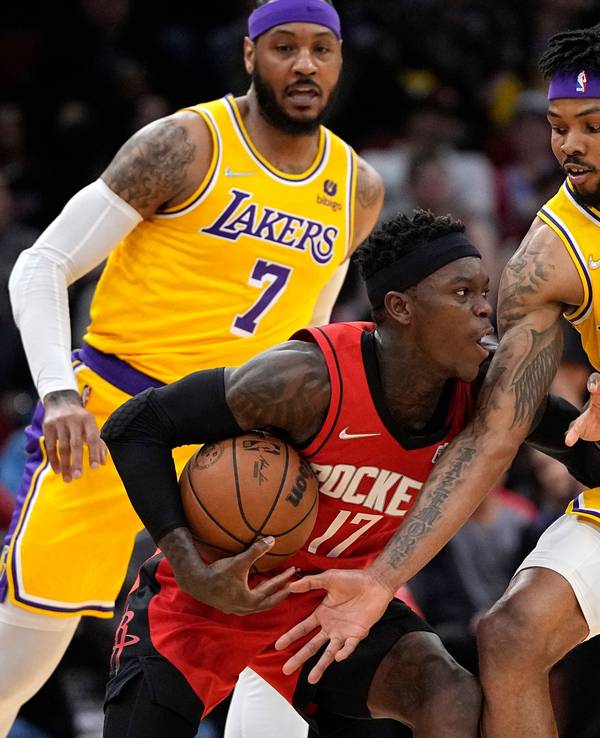 NBA-Zweikampf zwischen Los Angeles Lakers' Kent Bazemore (9) Houston Rockets' Dennis Schröder (17).