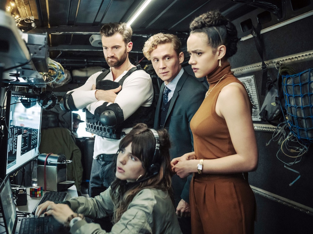 Matthias Schweighöfer und „Game of Thrones Star“-Nathalie Emmanuel (re.) in einer Szene des Netflix-Films „Army of Thieves“. Bei Netflix können Kunden Filme und Serien ohne Werbung sehen.