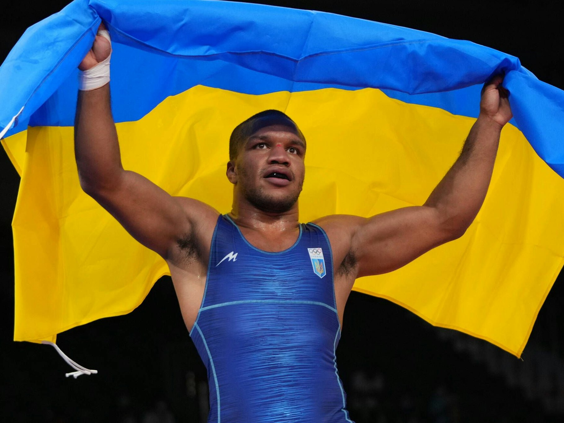 Schan Beleniuk (Ukraine) bejubelt den Sieg im olympischen Finale gegen den Ungarn Viktor Lorincz.