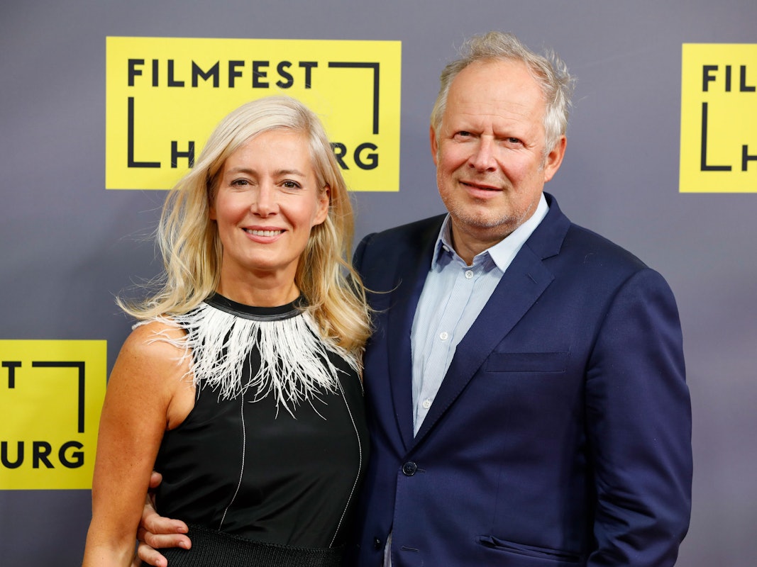 Der Schauspieler Axel Milberg und seine Frau Judith kommen am 07.10.2017 ins Cinemaxx in Hamburg zur Deutschlandpremiere von "Tatort: Borowski und das Land zwischen den Meeren" während des Filmfests Hamburg.