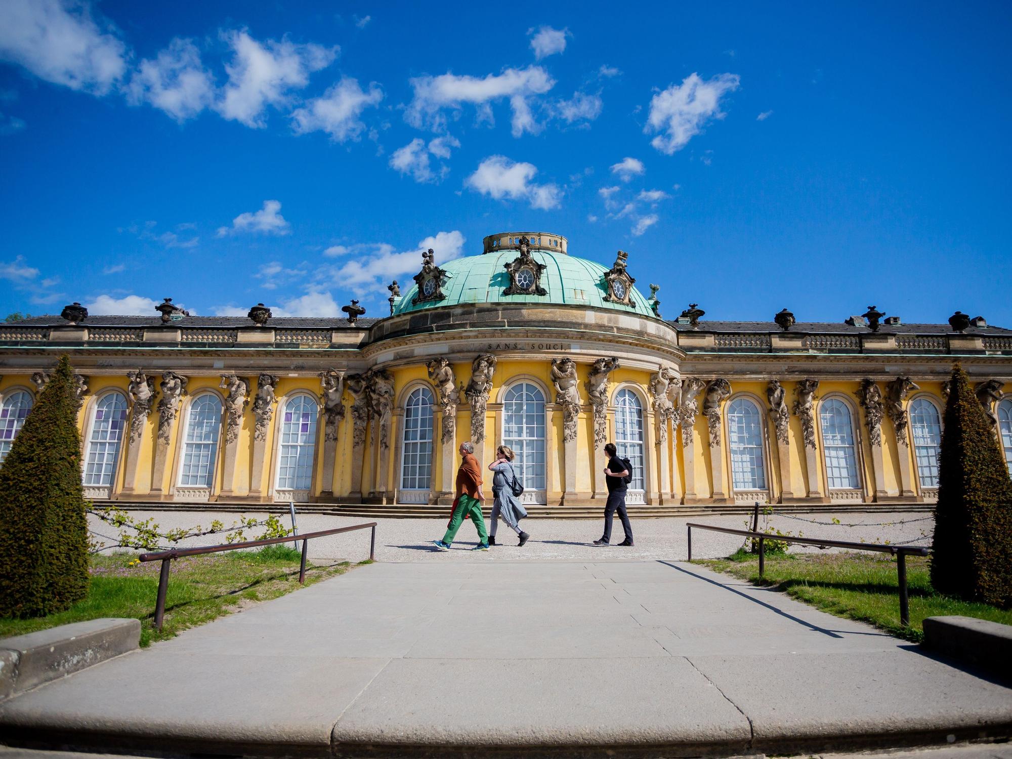 Schloss Sanssouci wurde im Rokoko-Stil erbaut.