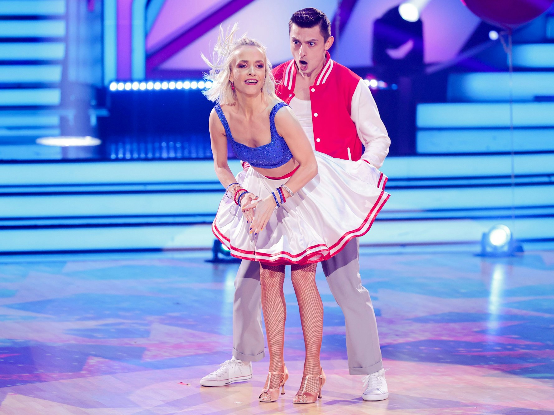 Janin Ullmann, Schauspielerin, und Zsolt Sandor Cseke, Profitänzer, tanzen in der RTL-Tanzshow „Let’s Dance“.