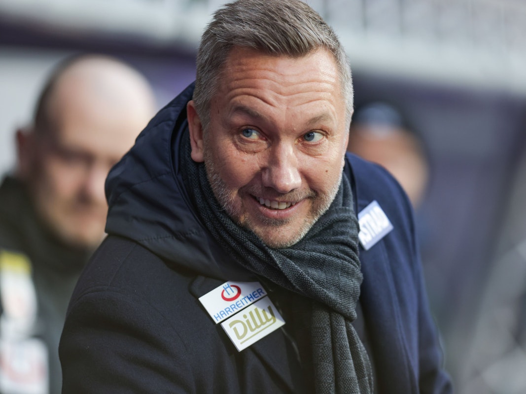 Austria-Trainer Manfred Schmid beim Spiel gegen Hartberg.