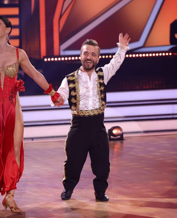 Mathias Mester (hier am 4. März mit Tanzpartnerin Renata Lusin) brach im „Let’s Dance“-Training nach einem Missgeschick lachend zusammen.