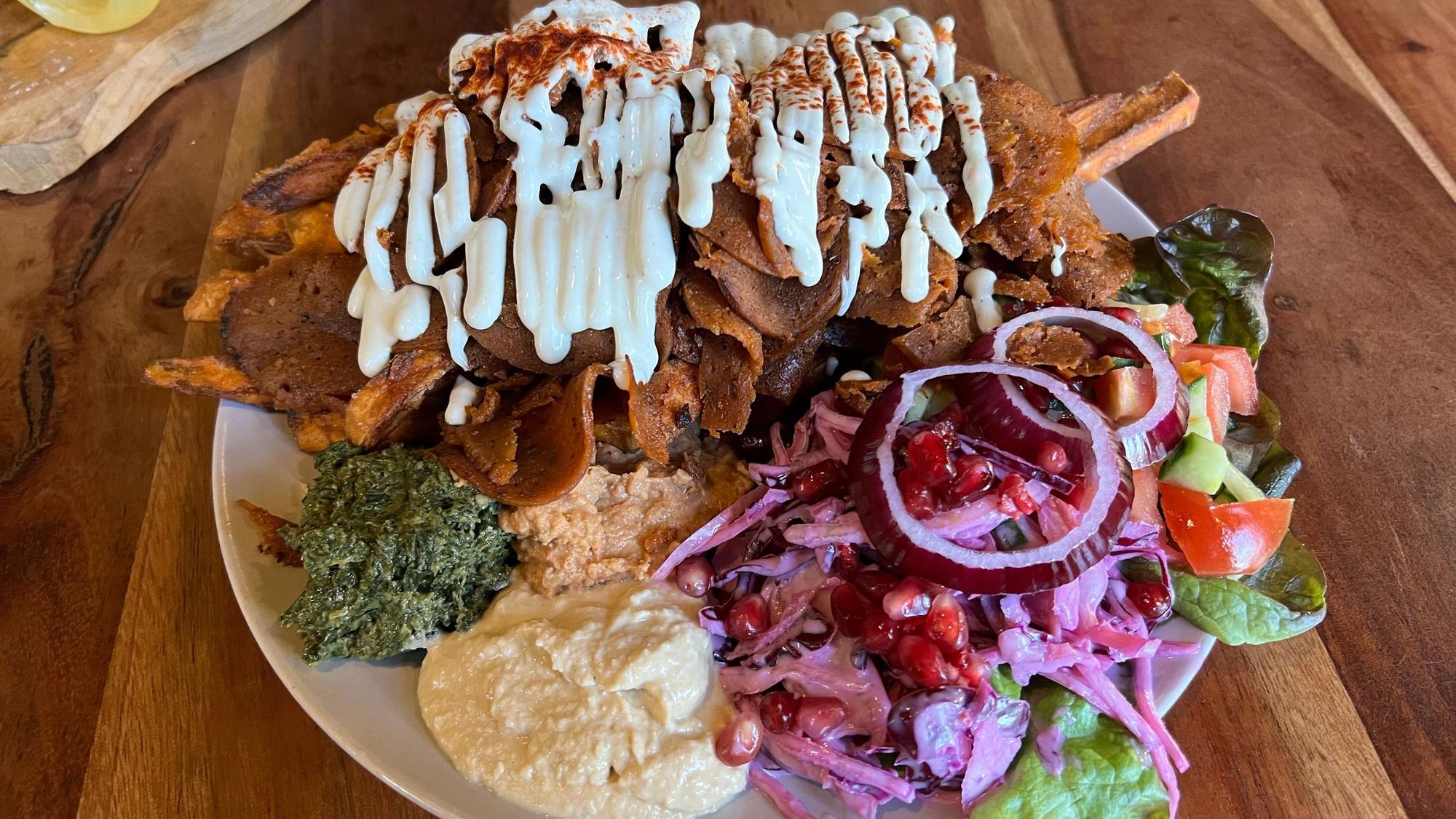 Ein veganer Dönerteller im „Bärenstark“ in Köln