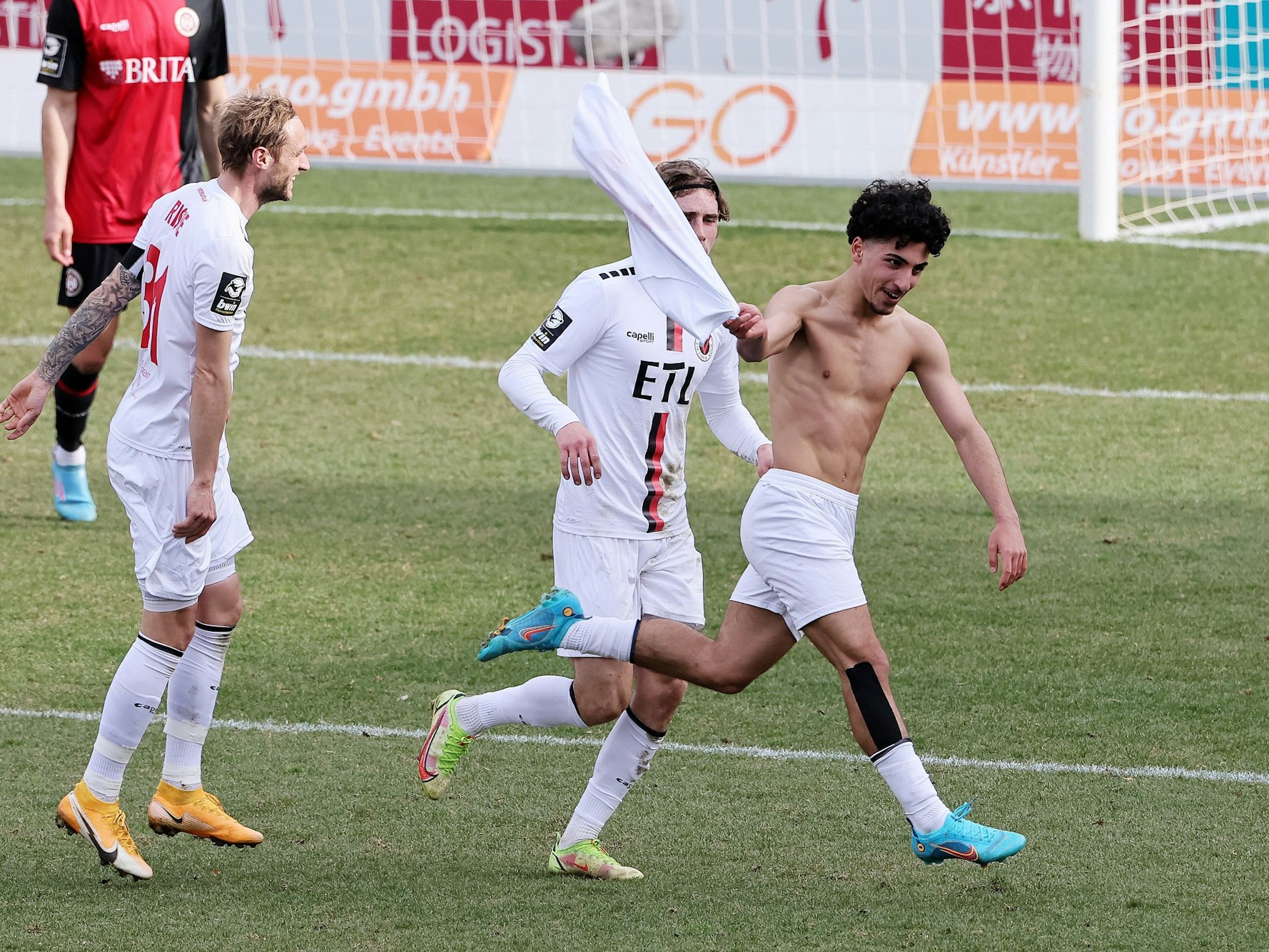 Jubel nach seinem Tor zum 2:1 von Youssef Amyn.