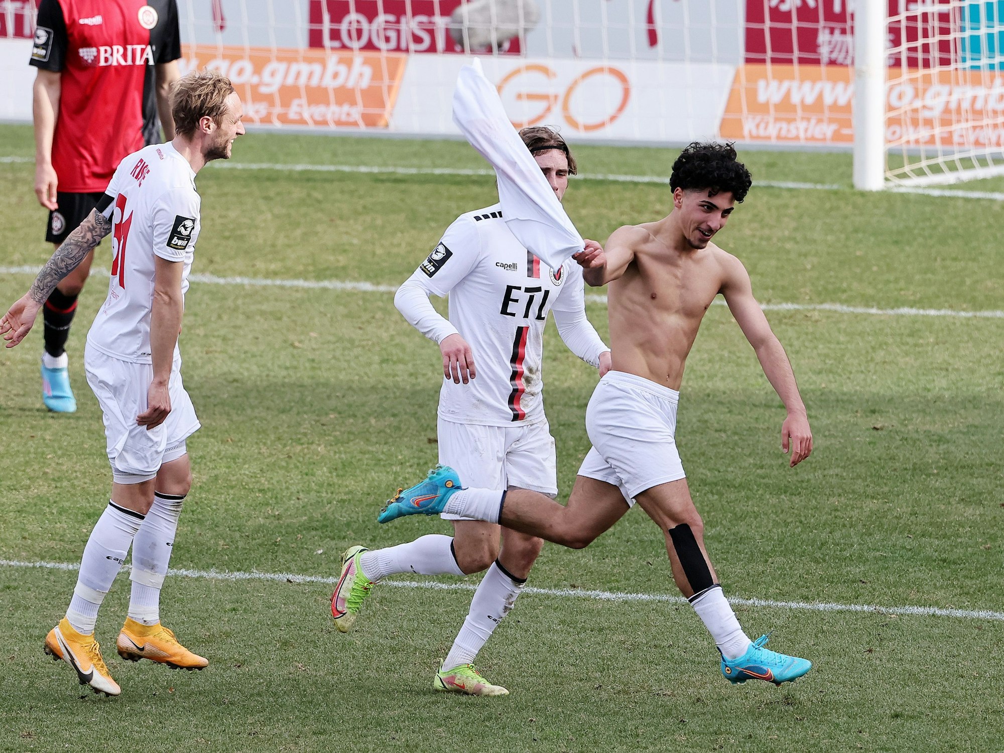 Jubel nach seinem Tor zum 2:1 von Youssef Amyn.