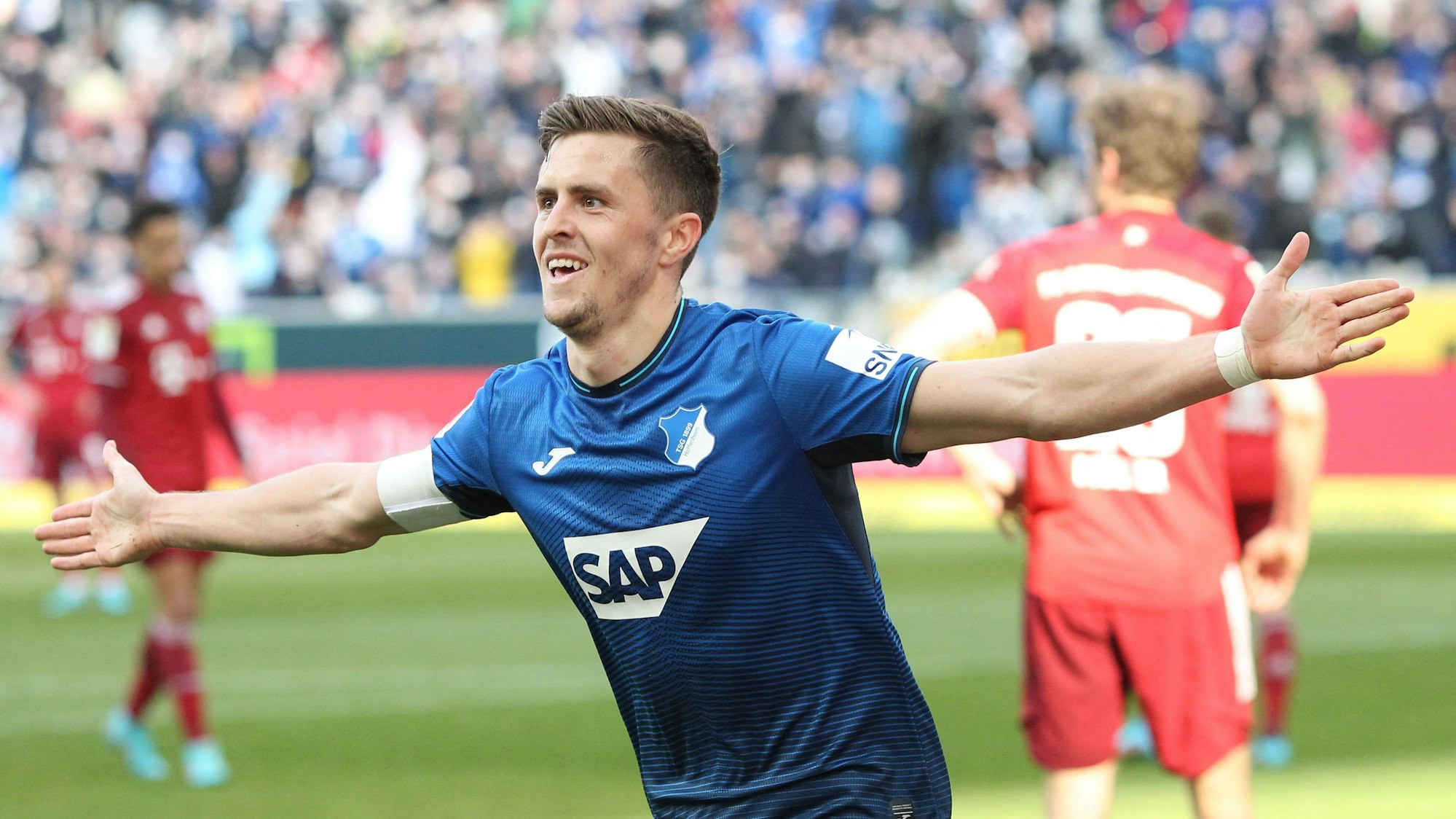 Christoph Baumgartner bejubelt sein Tor gegen den FC Bayern München