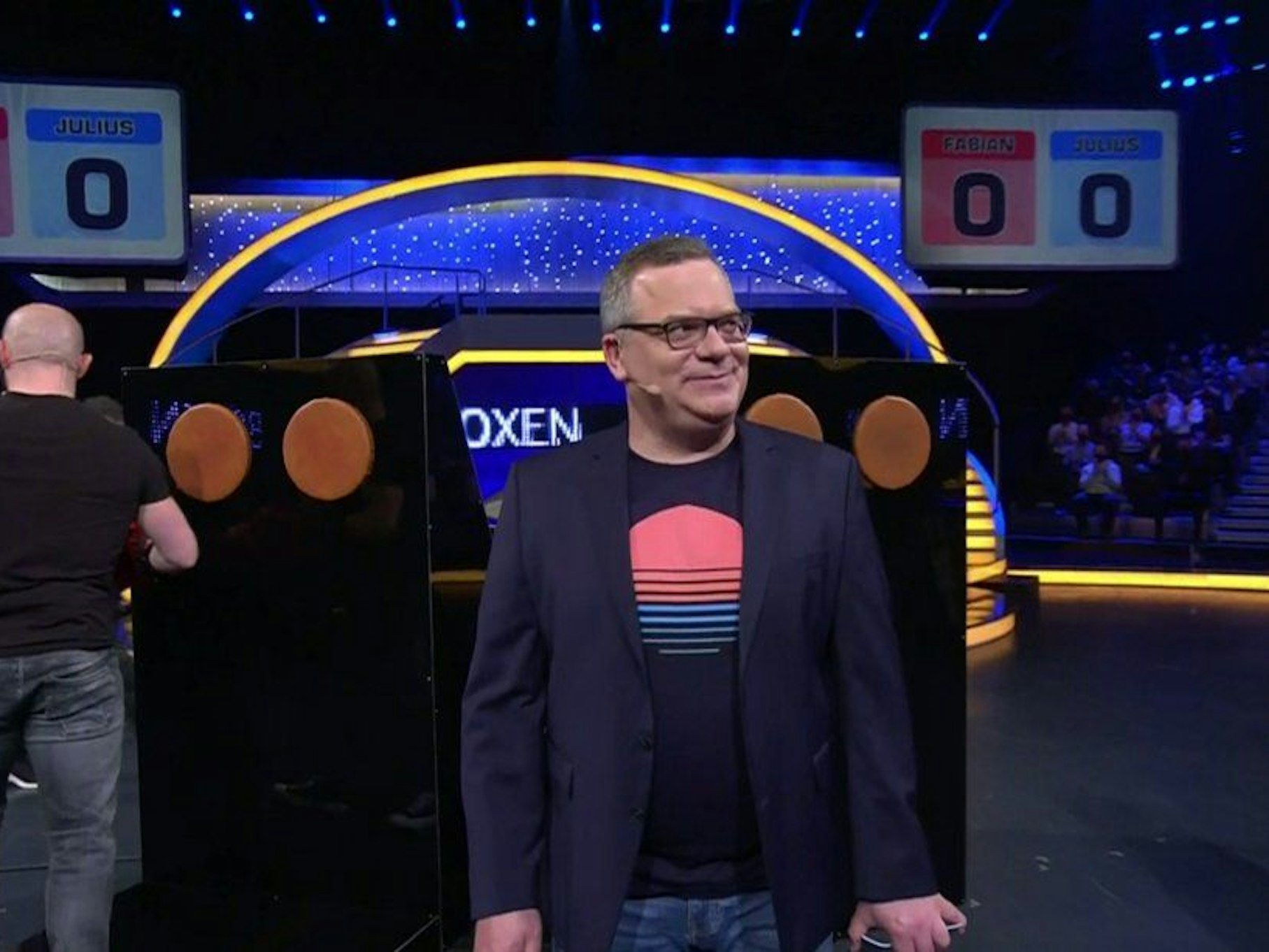 Schlag den Star (12. März 2022)
Elton moderiert das Duell zwischen Fabian Hambüchen und Julius Brink
Foto: Screenshot/ProSieben
Foto zur Berichterstattung von Twitter heruntergeladen
https://twitter.com/MartinRiedl92/status/1502729031464198153
