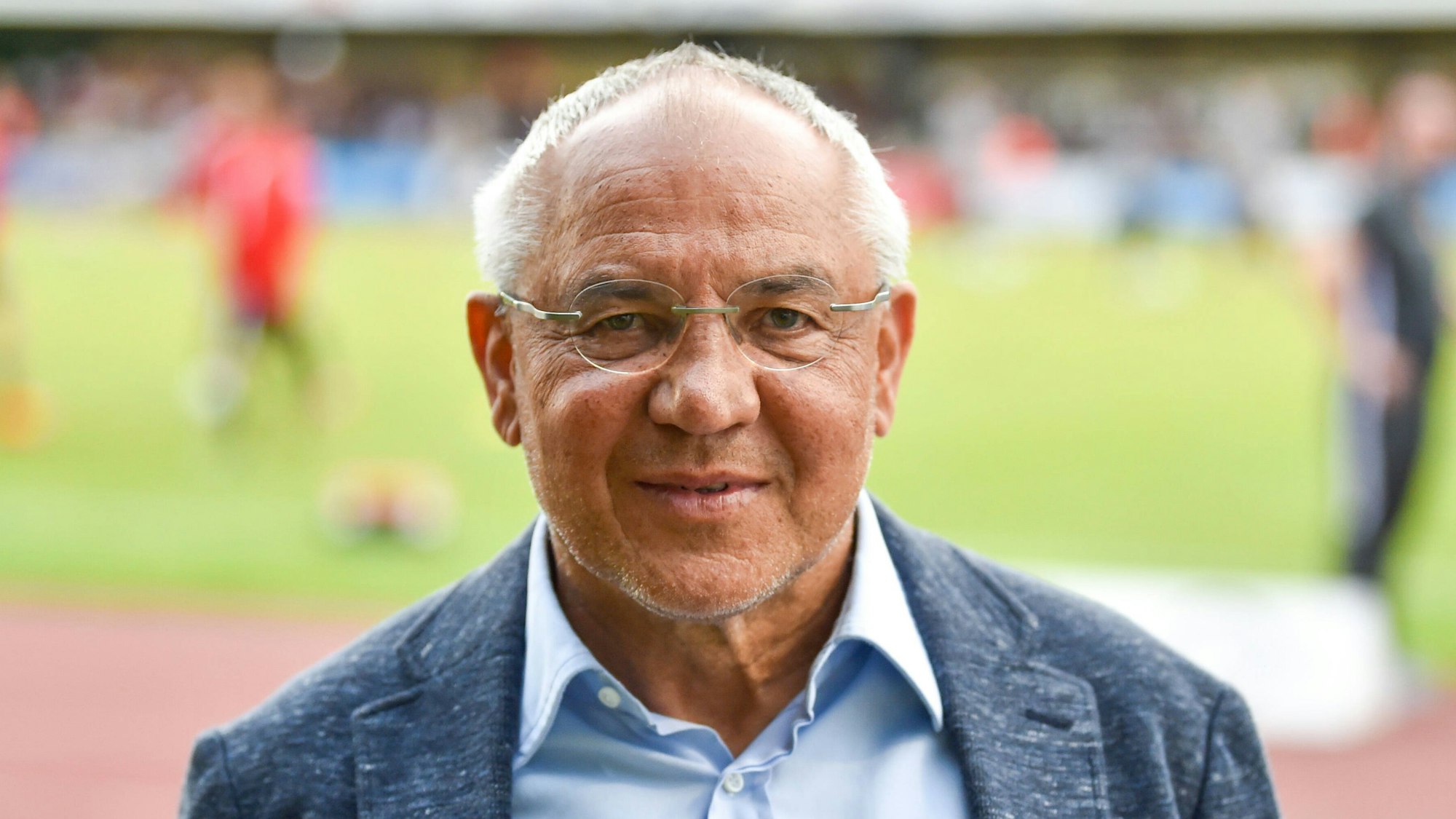 Felix Magath bei einem Fußball-Spiel in Wels