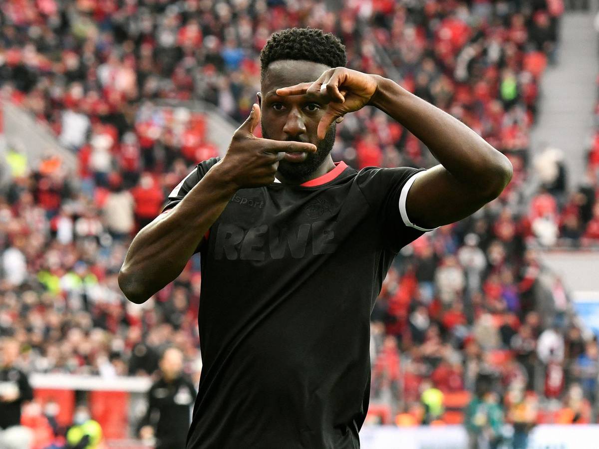 Kingsley Schindler bejubelt sein Tor bei Bayer Leverkusen