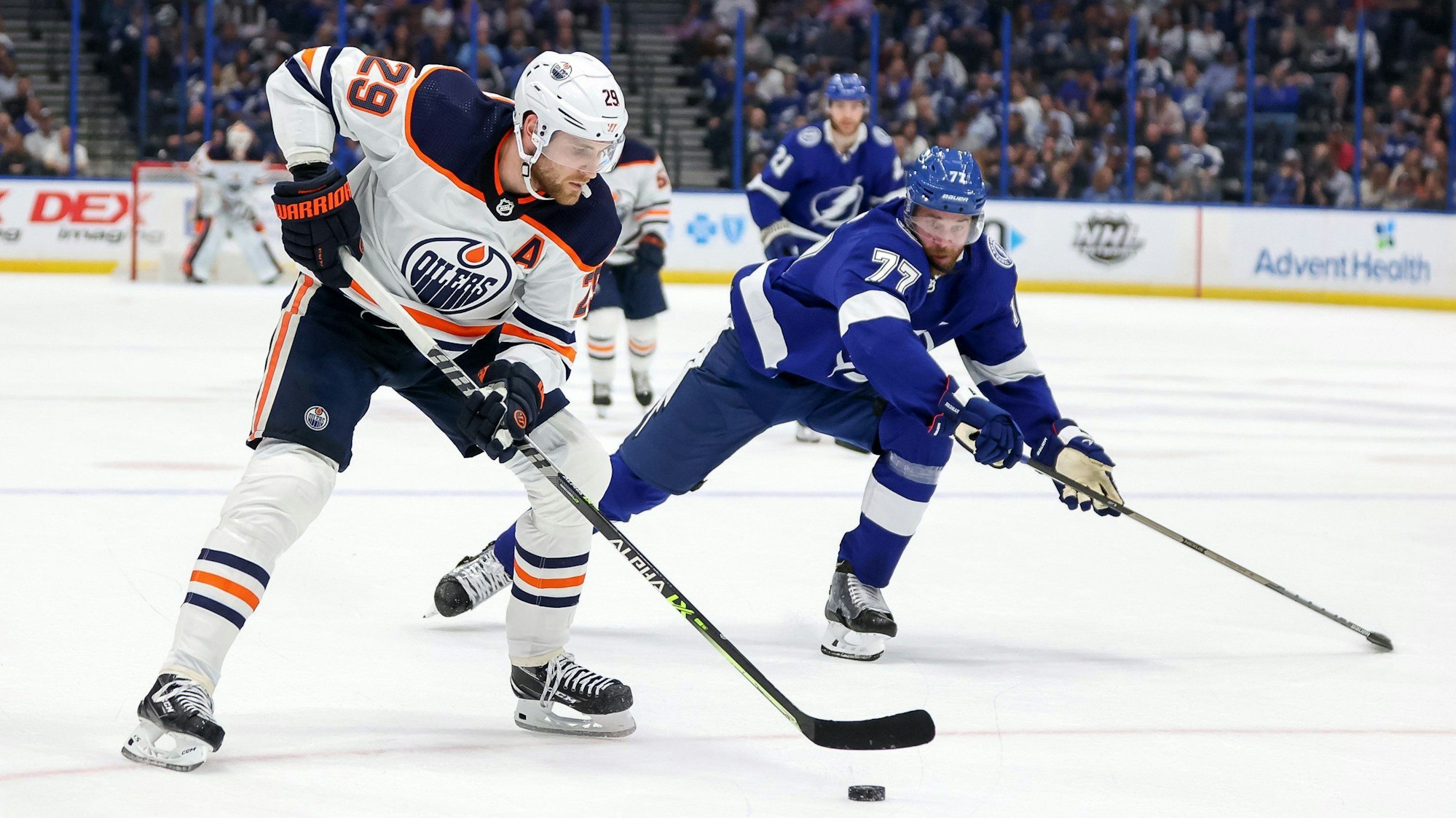 Eishockey-Profi Leon Draisaitl in Aktion.