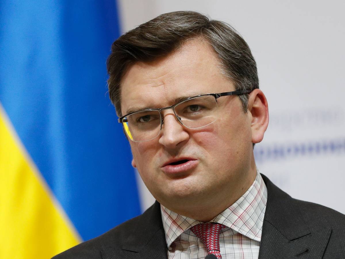 Dmytro Kuleba, Außenminister der Ukraine, spricht zu den Medien während einer Pressekonferenz.