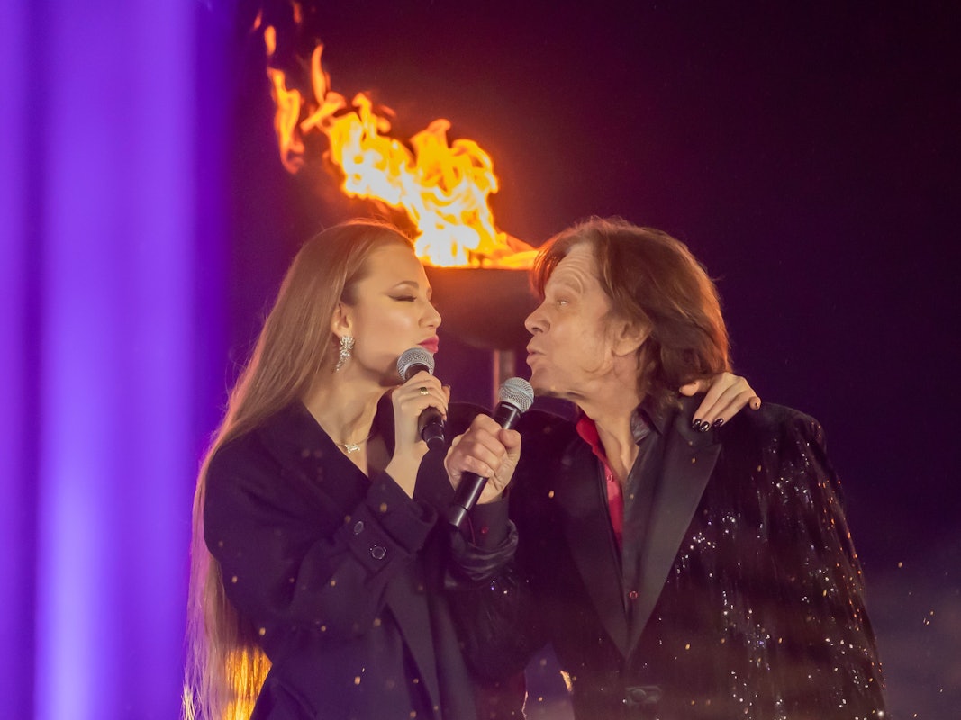 Schlagersänger Jürgen Drews und seine Tochter Joelina, treten bei der ZDF-Silvestershow «Willkommen 2021» am Brandenburger Tor auf. Deutschlands größte Silvesterparty in Berlin am Brandenburger Tor ist dieses Jahr Corona-bedingt abgesagt.