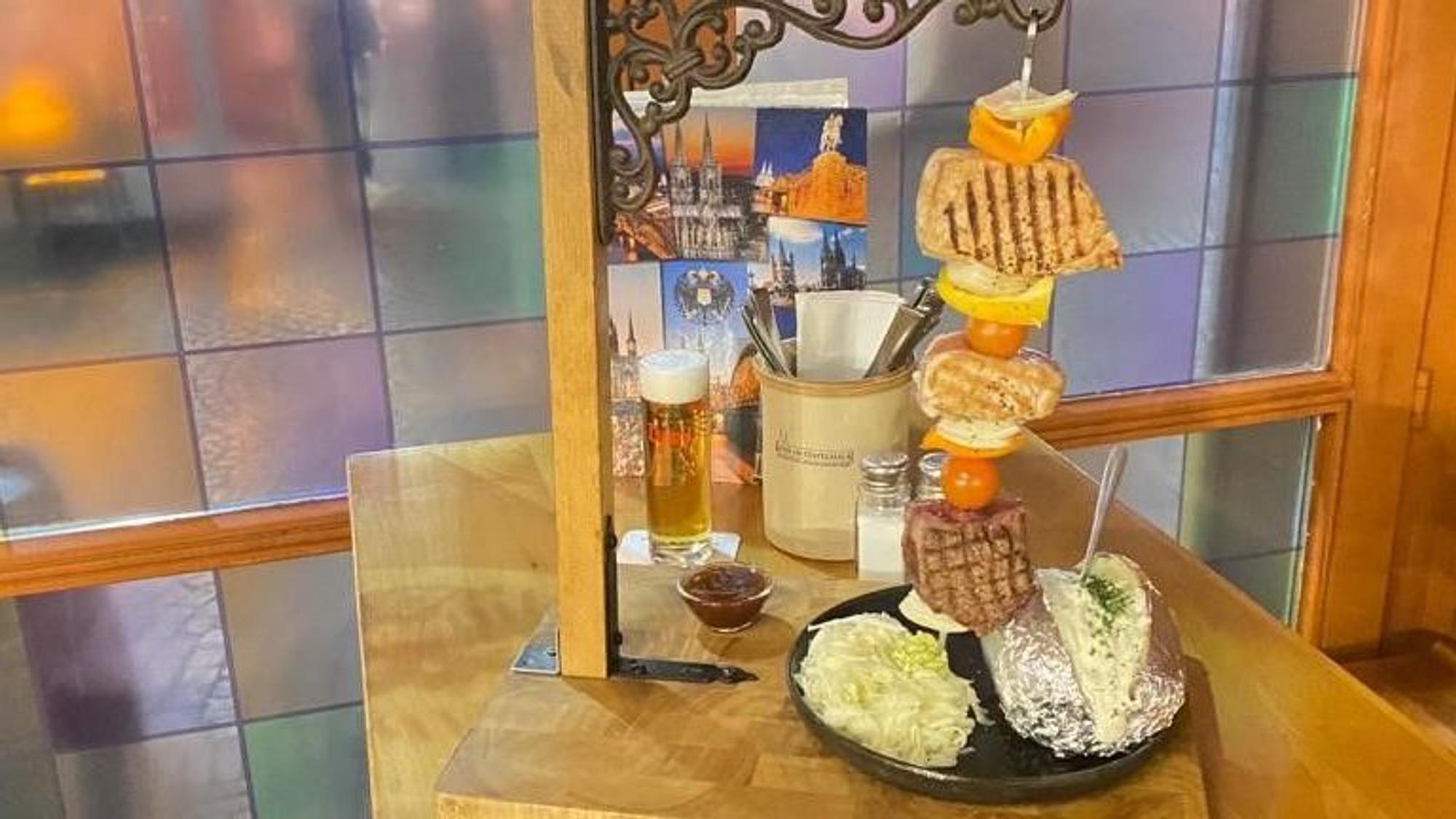 Dom-Spieß im Dom im Stapelhaus in Köln.
